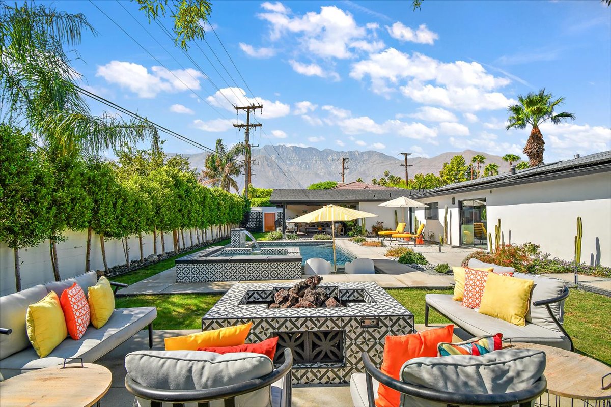 Grounded Outdoor Living Space - Palm Springs (image 4)
